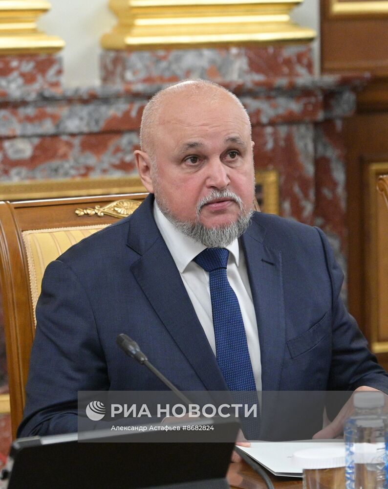 Первое заседание правительства РФ в новом составе