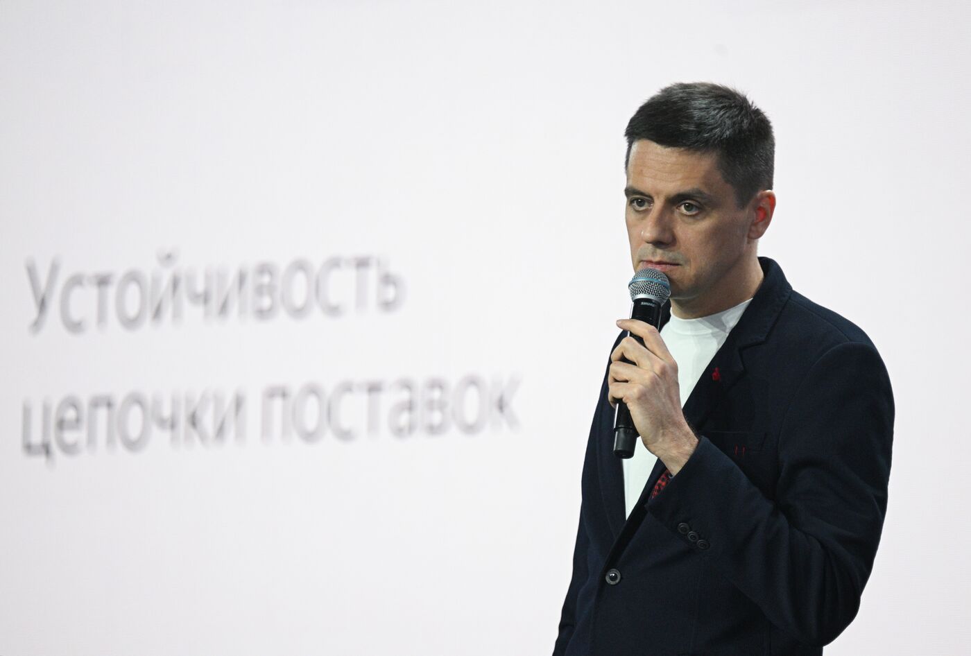 Выставка "Россия". Пленарная сессия "Технологическое лидерство: транспортная мобильность. Перспективы цифровизации транспортного комплекса и развития беспилотных технологий"