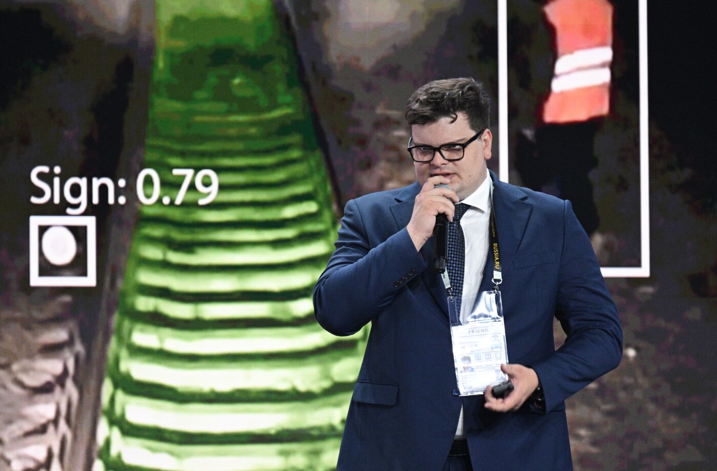 Выставка "Россия". Пленарная сессия "Технологическое лидерство: транспортная мобильность. Перспективы цифровизации транспортного комплекса и развития беспилотных технологий"