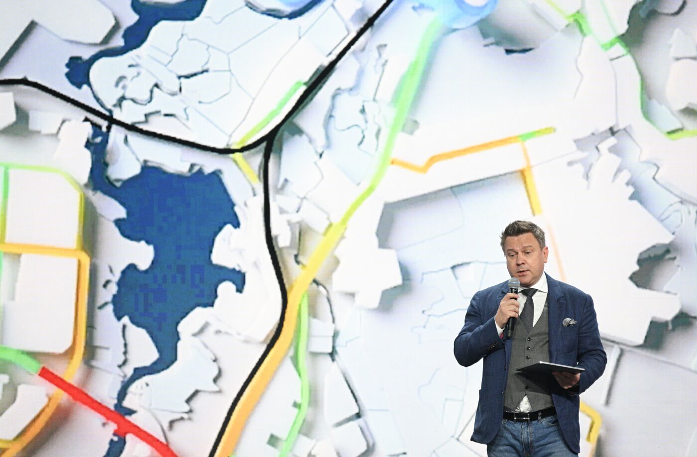 Выставка "Россия". Пленарная сессия "Технологическое лидерство: транспортная мобильность. Перспективы цифровизации транспортного комплекса и развития беспилотных технологий"