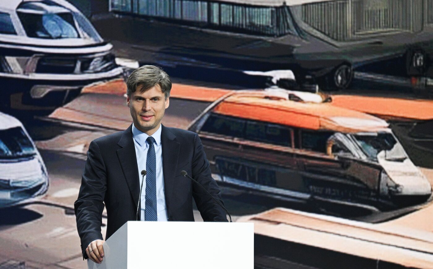 Выставка "Россия". Пленарная сессия "Технологическое лидерство: транспортная мобильность. Перспективы цифровизации транспортного комплекса и развития беспилотных технологий"