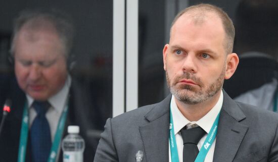 KAZANFORUM 2024. Россия-страны исламского мира: развития сотрудничества в области фармацевтики 