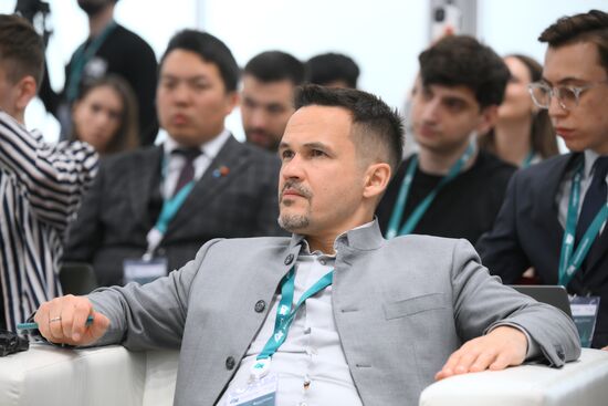 KAZANFORUM 2024. Презентация стартапов финалистов в формате питч-сессии перед экспертами 