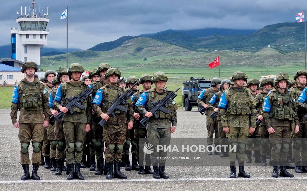 Церемония, посвященная выводу российских миротворцев из Карабаха