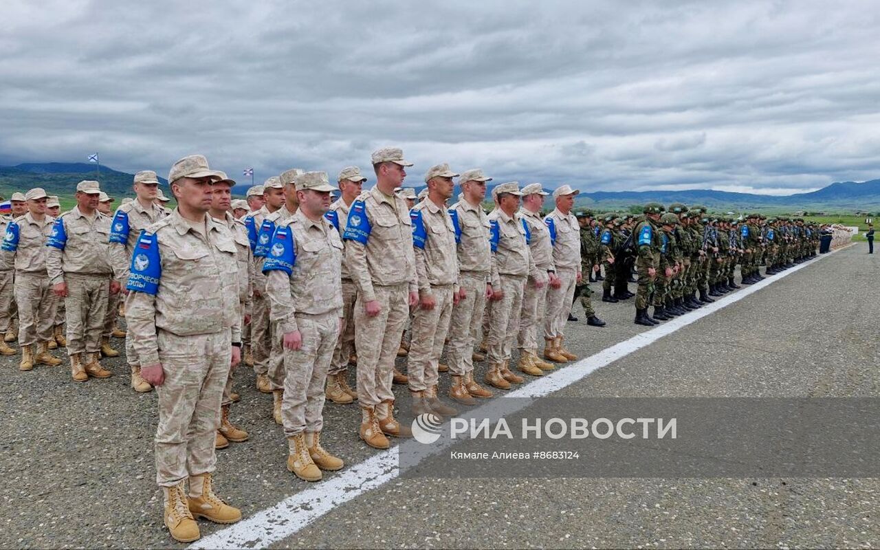 Церемония, посвященная выводу российских миротворцев из Карабаха