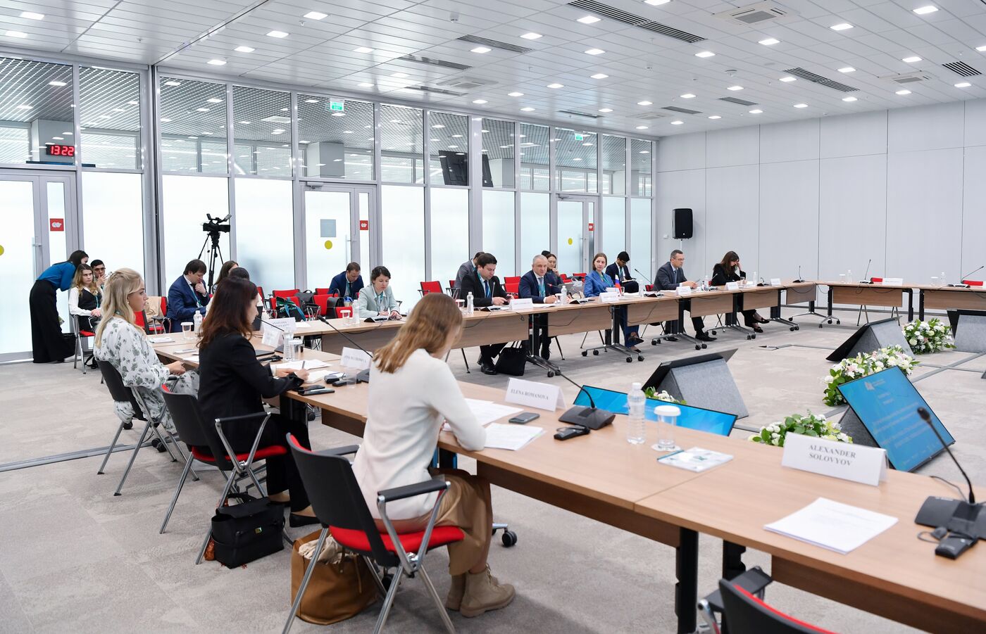 KAZANFORUM 2024. Встреча сопредседателей Российско-Индонезийской рабочей группы по торговле, промышленности и инвестициям (Минэкономразвития России)