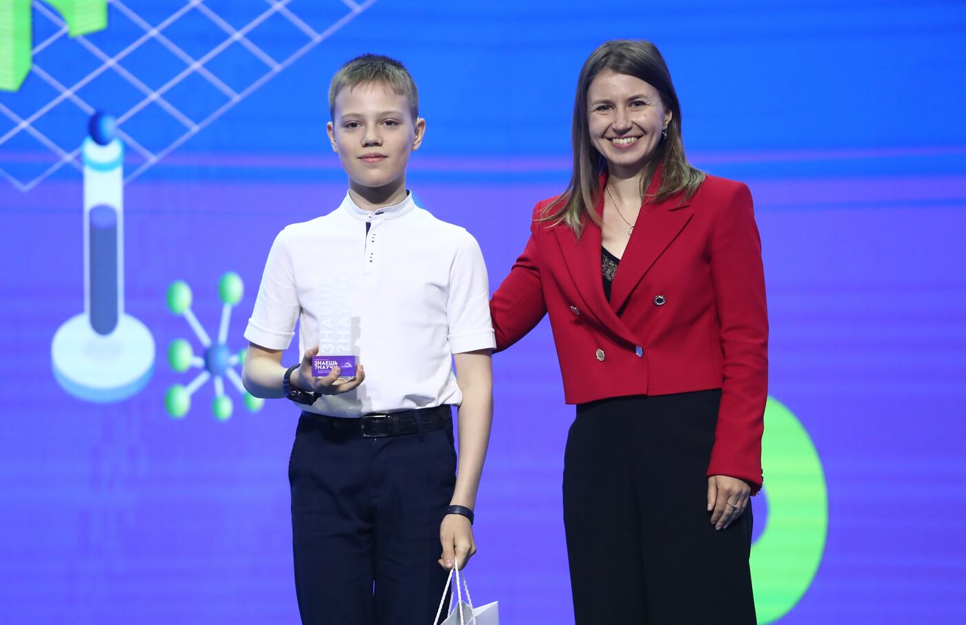 Выставка "Россия". Церемония награждения победителей конкурса "Знаешь? Научи"