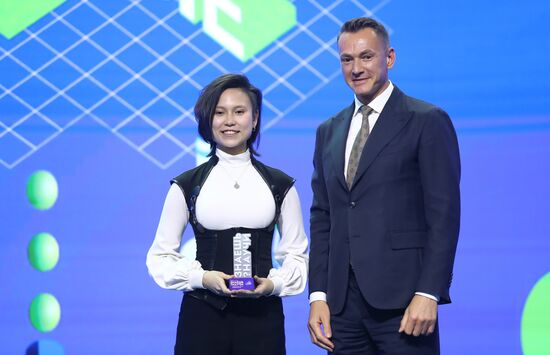 Выставка "Россия". Церемония награждения победителей конкурса "Знаешь? Научи"