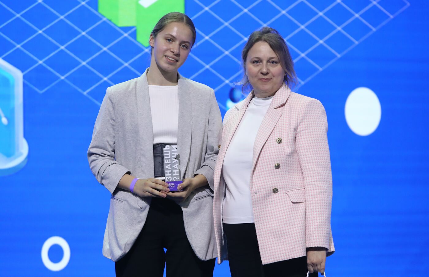 Выставка "Россия". Церемония награждения победителей конкурса "Знаешь? Научи"