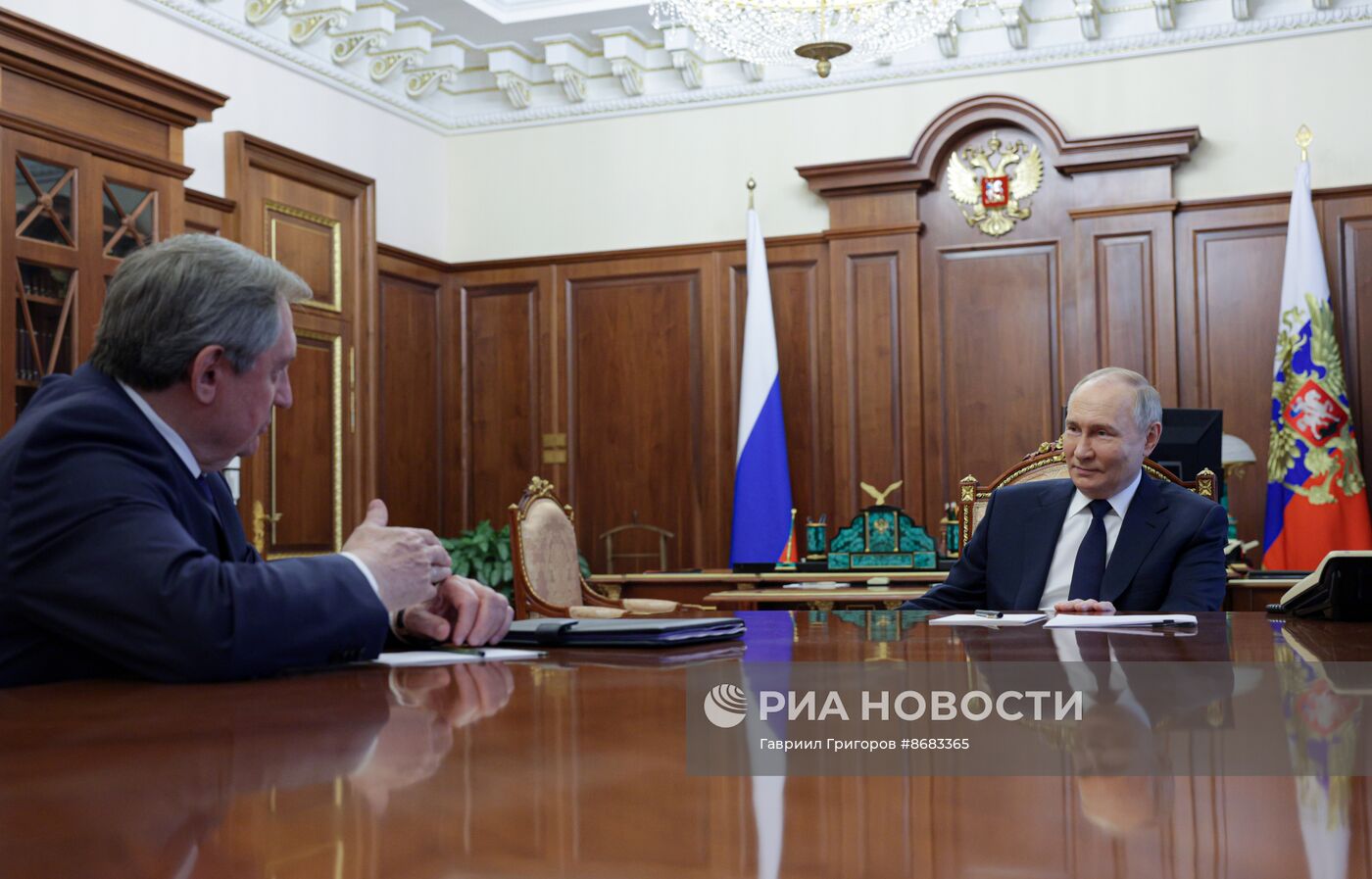Президент Владимир Путин провел встречу с Николаем Шульгиновым