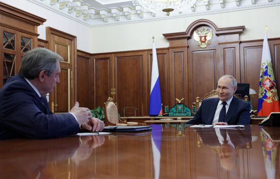 Президент Владимир Путин провел встречу с Николаем Шульгиновым