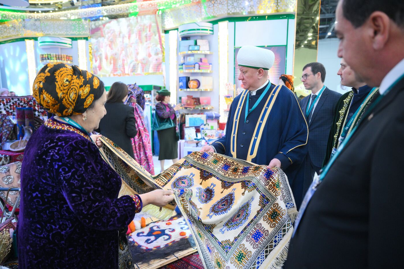 Работа форума "Россия - исламский мир: KAZANFORUM" 2024