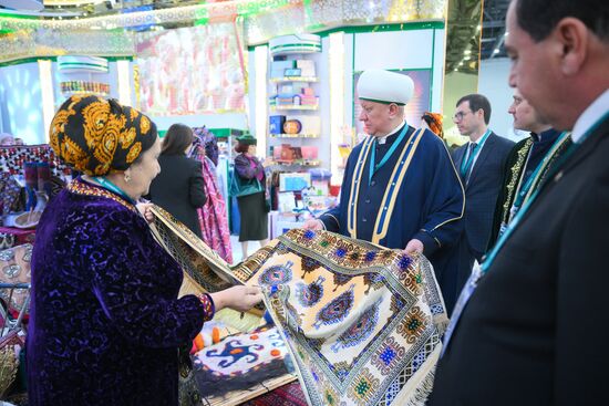 Работа форума "Россия - исламский мир: KAZANFORUM" 2024