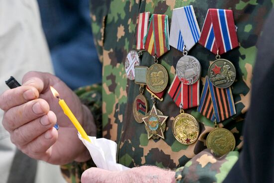 Митинг-молебен в Луганске по случаю годовщины начала вывода советских войск из Афганистана