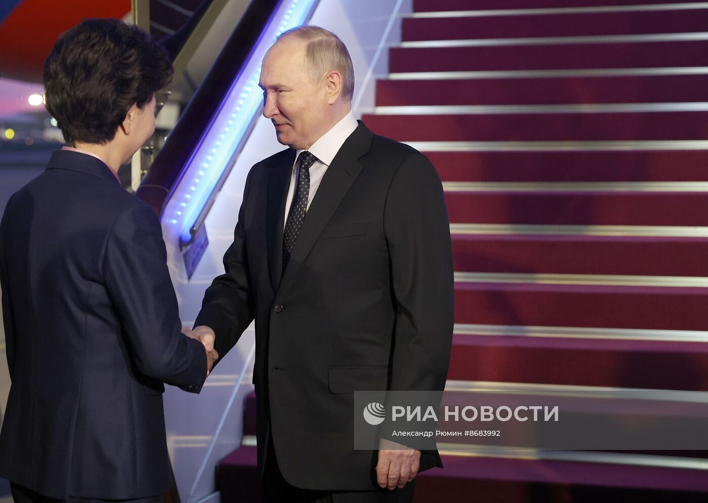Президент РФ Владимир Путин прибыл в Китай с официальным визитом