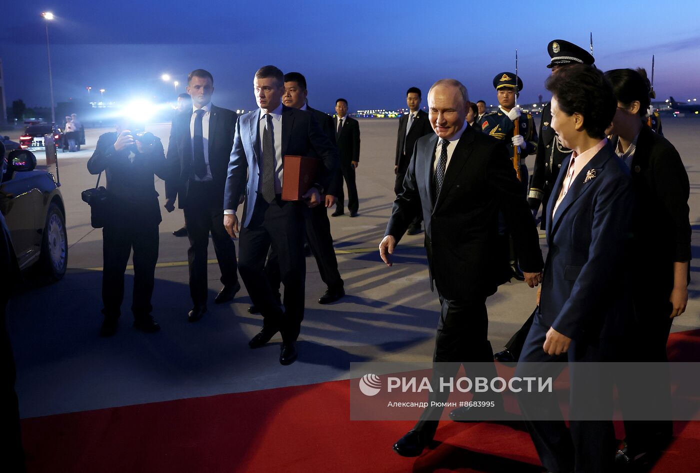 Президент РФ Владимир Путин прибыл в Китай с официальным визитом
