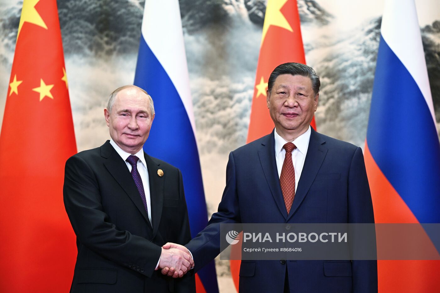 Президент РФ Владимир Путин прибыл в Китай с официальным визитом