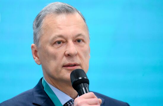 KAZANFORUM 2024. Внедрение принципов клиентоцентричности в государственное управление: опыт налоговых органов России и стран СНГ