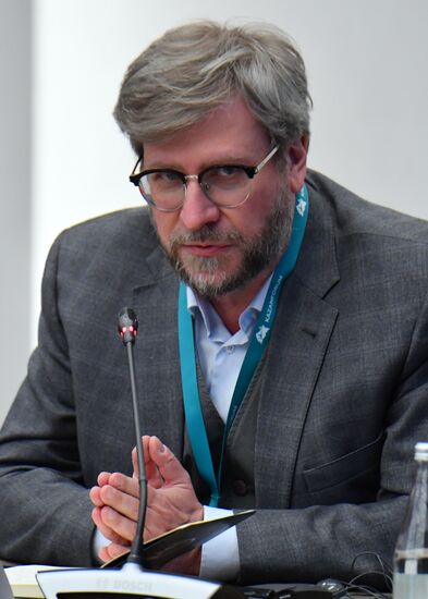 KAZANFORUM 2024. Заседание группы стратегического видения "Россия – Исламский мир"