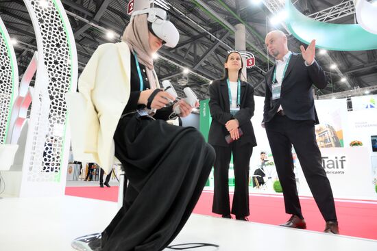 Работа форума "Россия - исламский мир: KAZANFORUM" 2024