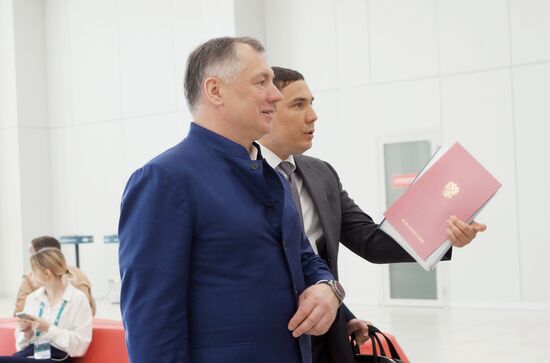 Работа форума "Россия - исламский мир: KAZANFORUM" 2024