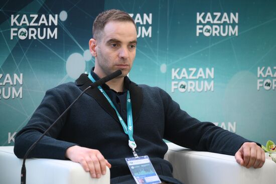 KAZANFORUM 2024. Влияние генеративного искусственного интеллекта на технологический прогресс и бизнес