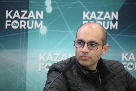 KAZANFORUM 2024. Влияние генеративного искусственного интеллекта на технологический прогресс и бизнес