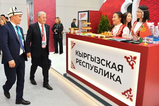 Работа форума "Россия - исламский мир: KAZANFORUM" 2024