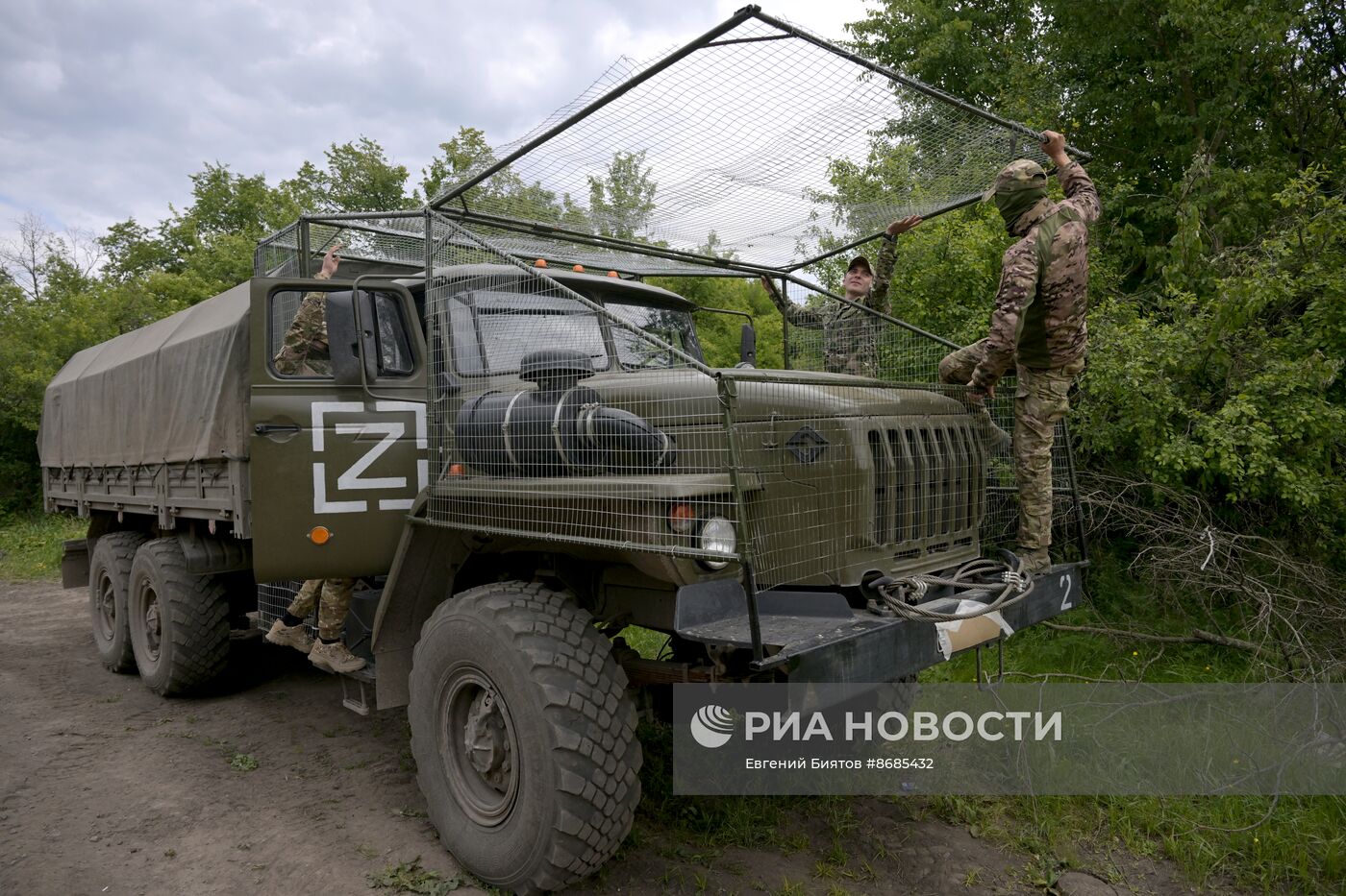 Передача гуманитарной помощи участникам СВО в ЛНР