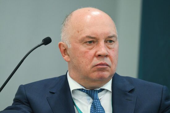 KAZANFORUM 2024. Международное сотрудничество в сфере электронной промышленности – основа национального технологического суверенитета: новые вызовы и уникальные возможности