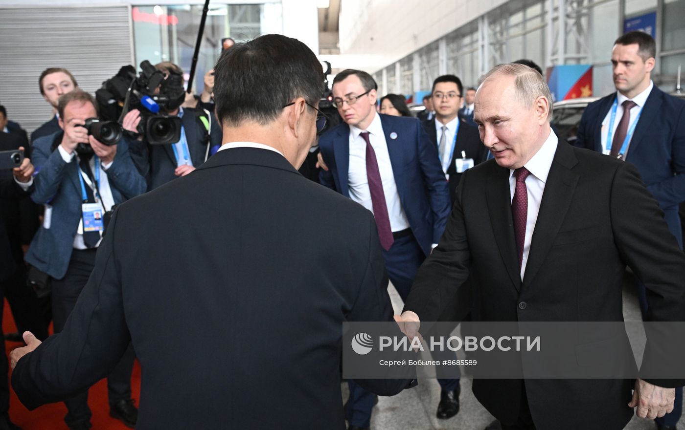 Государственный визит президента Владимира Путина в Китай. День второй