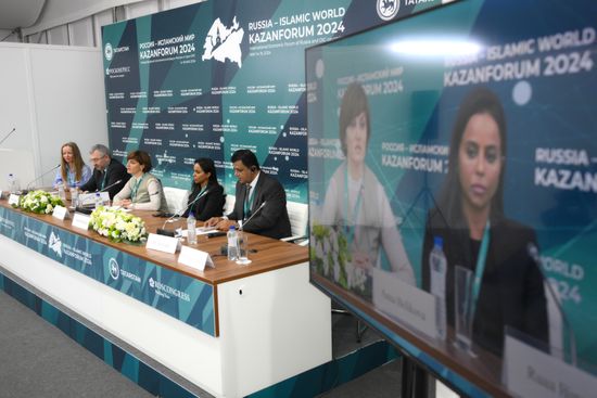 KAZANFORUM 2024. Пресс-конференции
Экспертная пресс-конференция "55 лет ОИС: практическая реализация многовекторного сотрудничества России и ОИС в целях диалога" (Постпредство РФ при ОИС)
Фото могут быть использованы на условиях, указанных в разделе медиабанка, посвященном Форуму Место: Россия, Республика Татарстан, Казань. Автор: Максим Богодвид/РИА Новости. KAZANFORUM 2024. Пресс-конференции