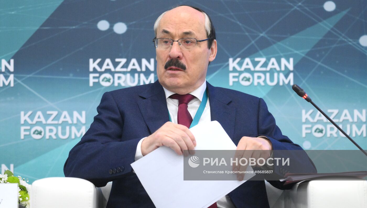 KAZANFORUM 2024. Актуальные вопросы развития сотрудничества России со странами Исламского мира в области науки и высшего образования в условиях многополярного миропорядка.