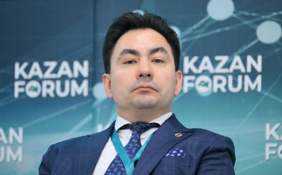 KAZANFORUM 2024. Актуальные вопросы развития сотрудничества России со странами Исламского мира в области науки и высшего образования в условиях многополярного миропорядка.