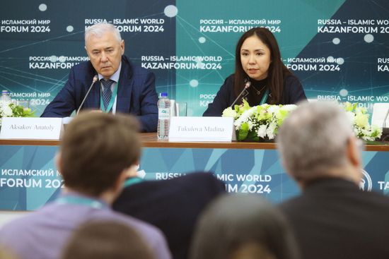 KAZANFORUM 2024. Пресс-конференции
"Партнерское финансирование в России: новый опыт, первые оценки"
Анатолий Аксаков, председатель комитета Государственной Думы по финансовому рынку
Мадина Тукулова , руководитель хаба по исламским финансам и бизнесу Международного финансового центра "Астана" (Казахстан)
Фото могут быть использованы на условиях, указанных в разделе медиабанка, посвященном Форуму Место: Россия, Республика Татарстан, Казань. Автор: Максим Богодвид/РИА Новости. KAZANFORUM 2024. Пресс-конференции