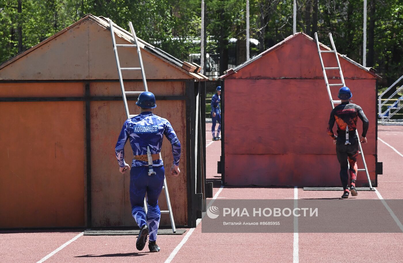 Соревнования по пожарно-спасательному спорту во Владивостоке