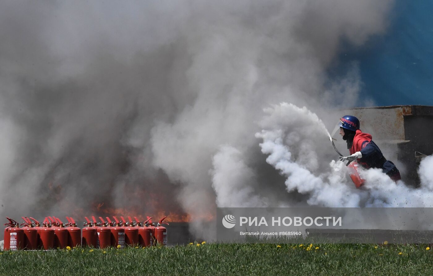 Соревнования по пожарно-спасательному спорту во Владивостоке