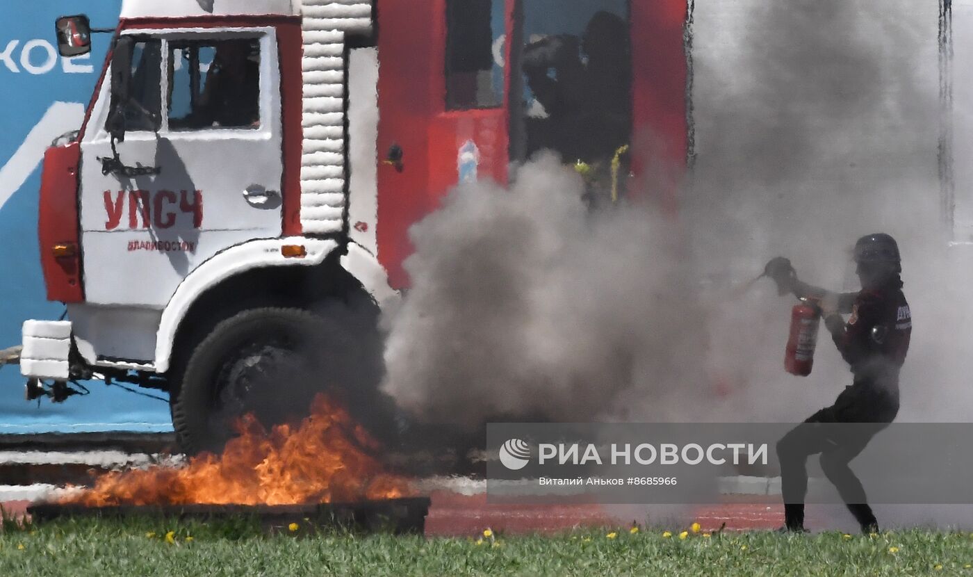 Соревнования по пожарно-спасательному спорту во Владивостоке