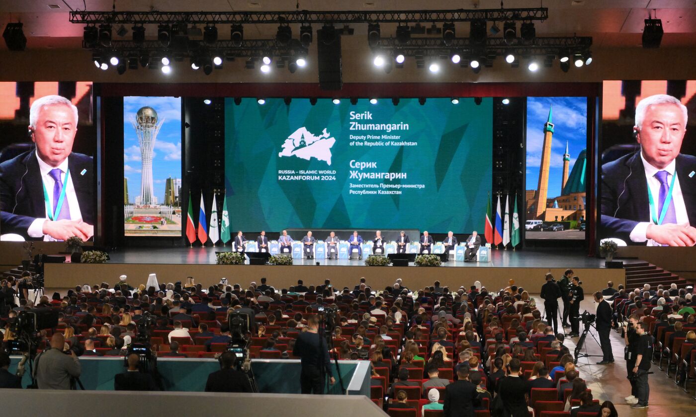 KAZANFORUM 2024. Пленарное заседание XV Международного экономического форума "Финансовая и логистическая инфраструктура России и стран ОИС"