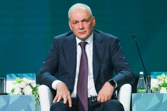 KAZANFORUM 2024. Пленарное заседание XV Международного экономического форума "Финансовая и логистическая инфраструктура России и стран ОИС"
Магомедсалам Магомедов, заместитель руководителя Администрации президента Российской Федерации
Фото могут быть использованы на условиях, указанных в разделе медиабанка, посвященном Форуму Место: Россия, Республика Татарстан, Казань. Автор: Павел Бедняков/РИА Новости. KAZANFORUM 2024. Пленарное заседание XV Международного экономического форума "Финансовая и логистическая инфраструктура России и стран ОИС"