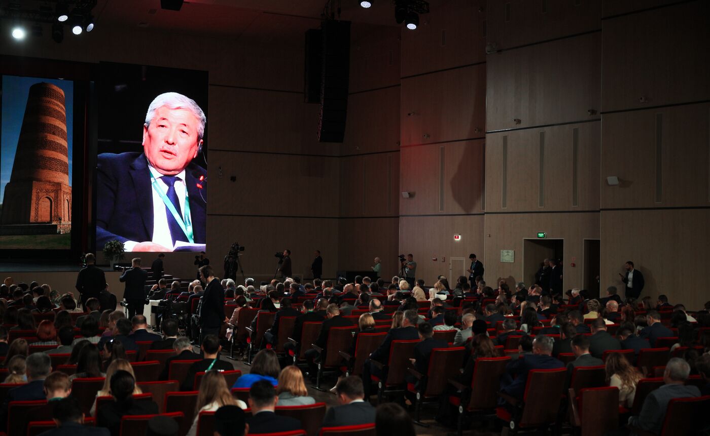 KAZANFORUM 2024. Пленарное заседание XV Международного экономического форума "Финансовая и логистическая инфраструктура России и стран ОИС"