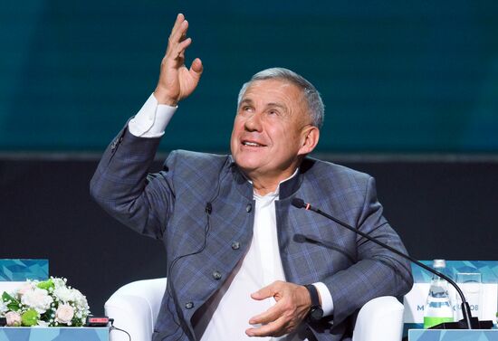 KAZANFORUM 2024. Пленарное заседание XV Международного экономического форума "Финансовая и логистическая инфраструктура России и стран ОИС"