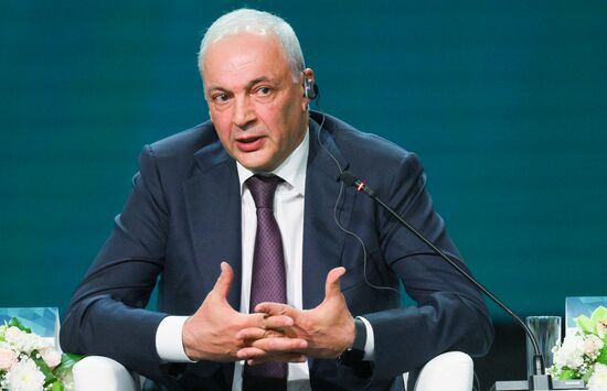 KAZANFORUM 2024. Пленарное заседание XV Международного экономического форума "Финансовая и логистическая инфраструктура России и стран ОИС"