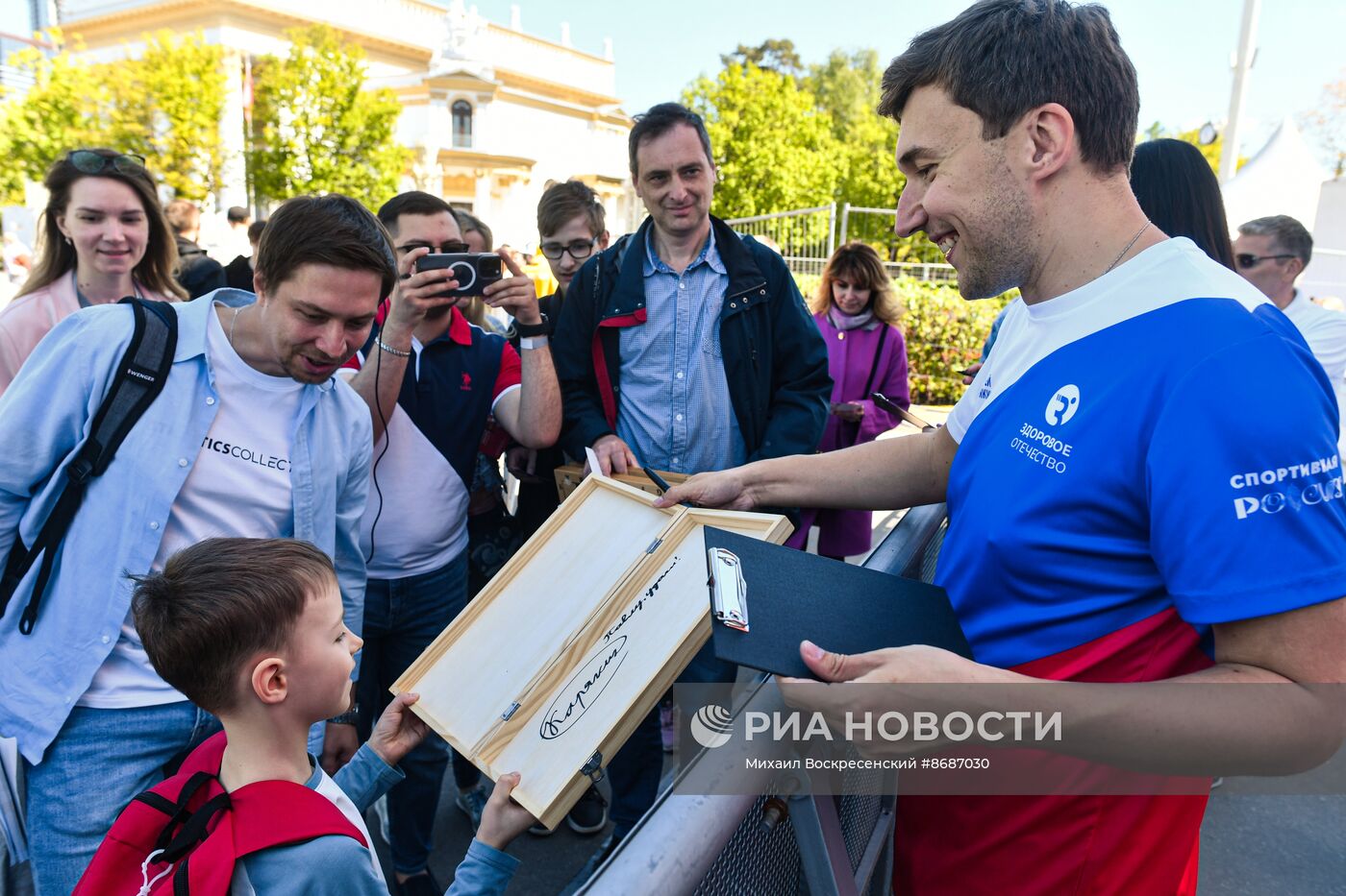 Выставка "Россия". Зарядка с Сергеем Карякиным и Екатериной Лобышевой