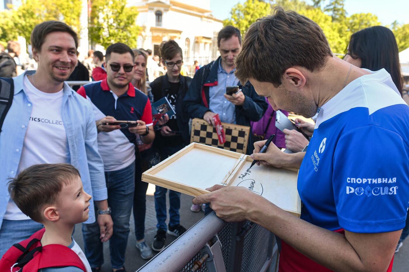 Выставка "Россия". Зарядка с Сергеем Карякиным и Екатериной Лобышевой