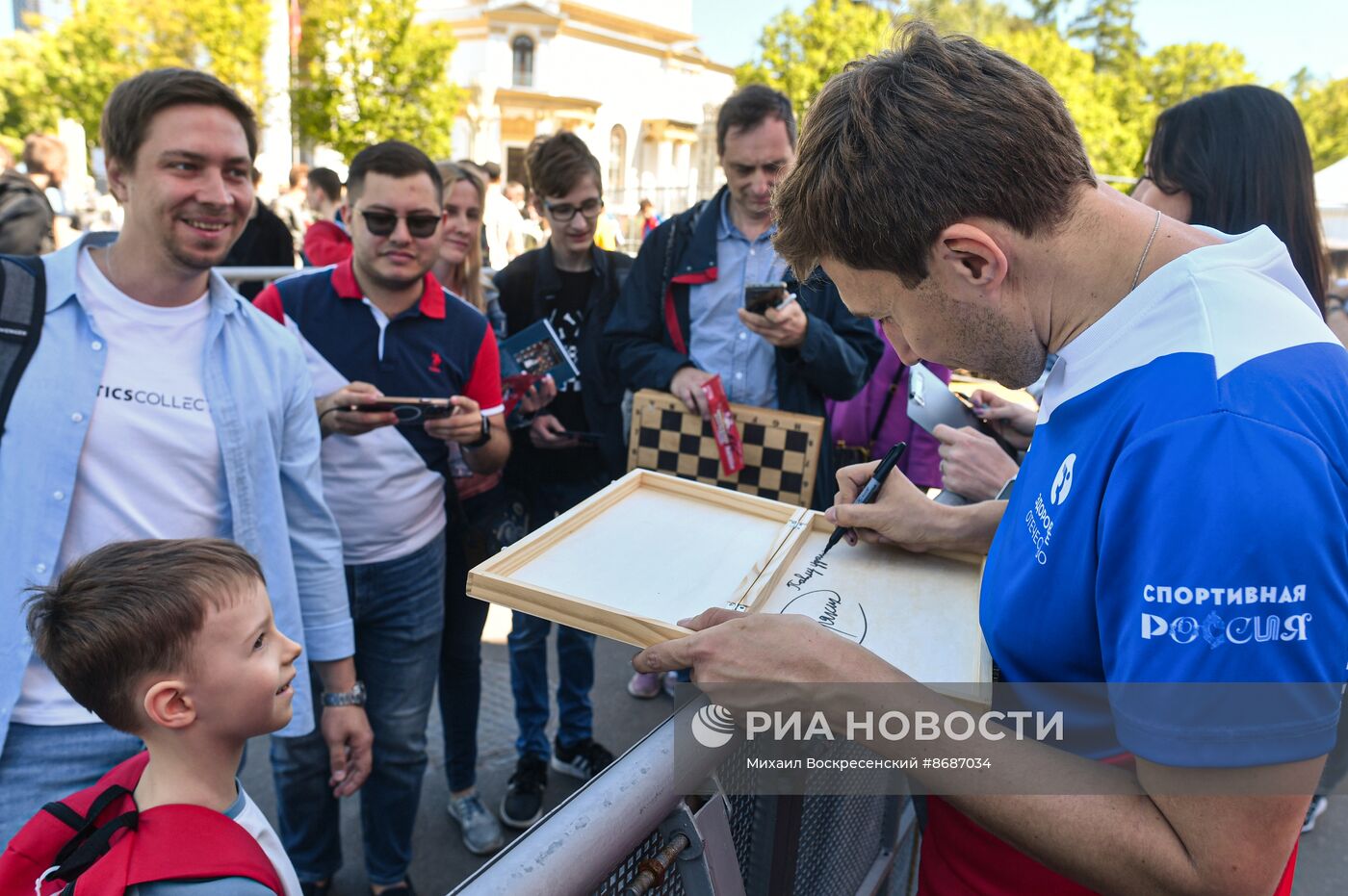 Выставка "Россия". Зарядка с Сергеем Карякиным и Екатериной Лобышевой