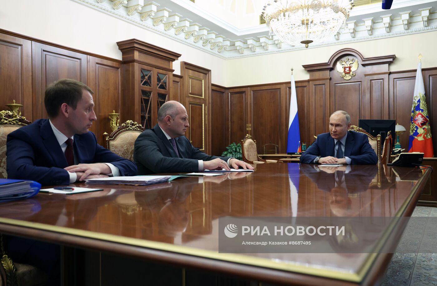 Президент Владимир Путин провел рабочую встречу с Александром Куренковым и Александром Козловым