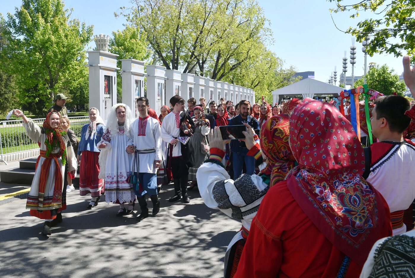 Выставка "Россия". Костюмированное шествие "Свадьба"