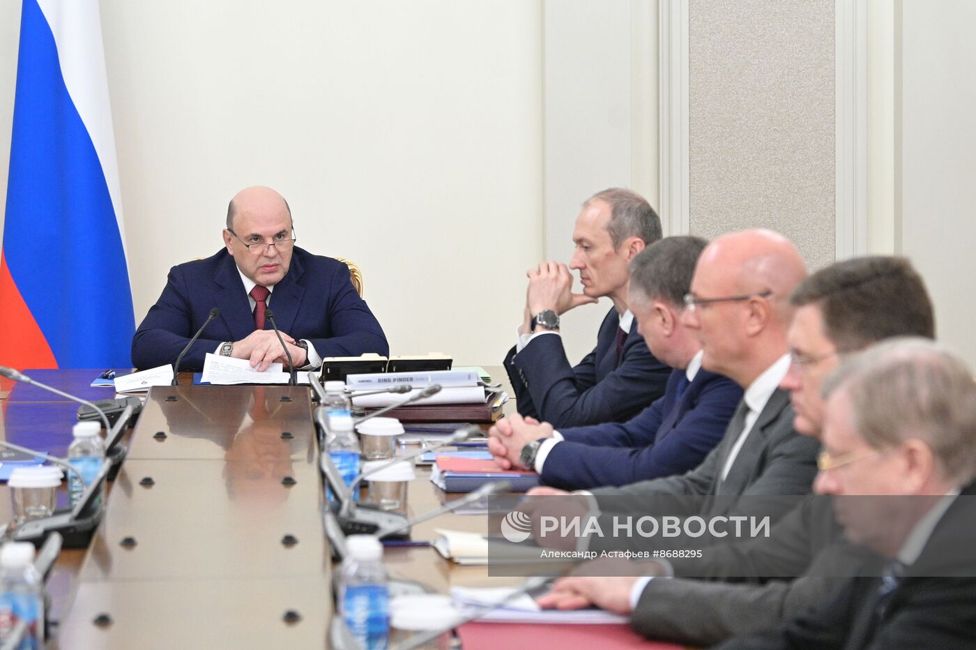 Премьер-министр Михаил Мишустин провел совещание с вице-премьерами РФ