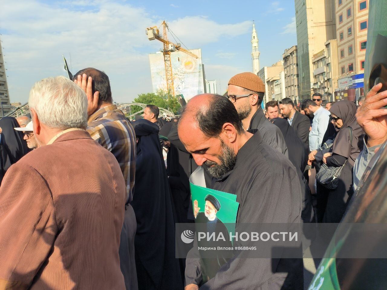 Траурный митинг в Тегеране в память о погибшем президенте Ирана Раиси
